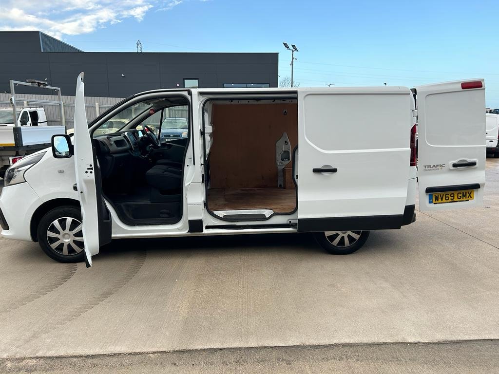 Sep 2019 Renault Trafic SL27 dCi 120 Business+ Van J AND F TRUCKS AND