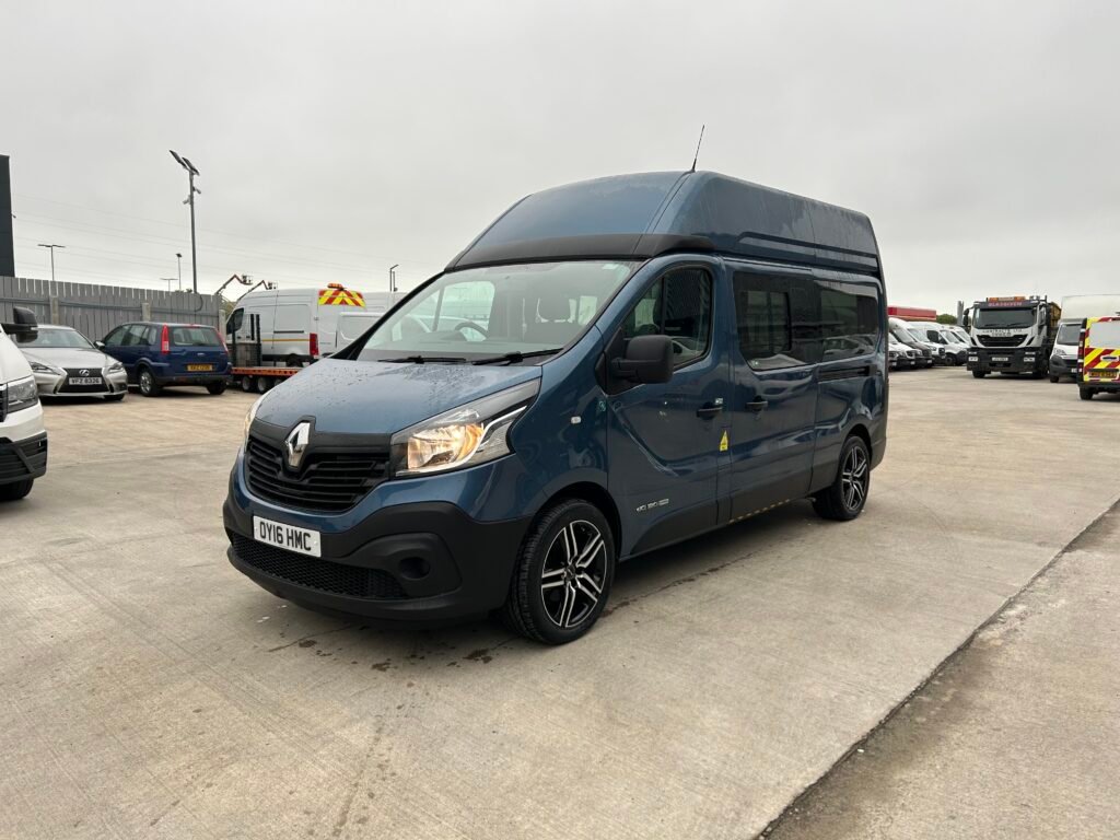 2016 Renault trafic 1.6 Lwb high roof newly converted 2 berth camper