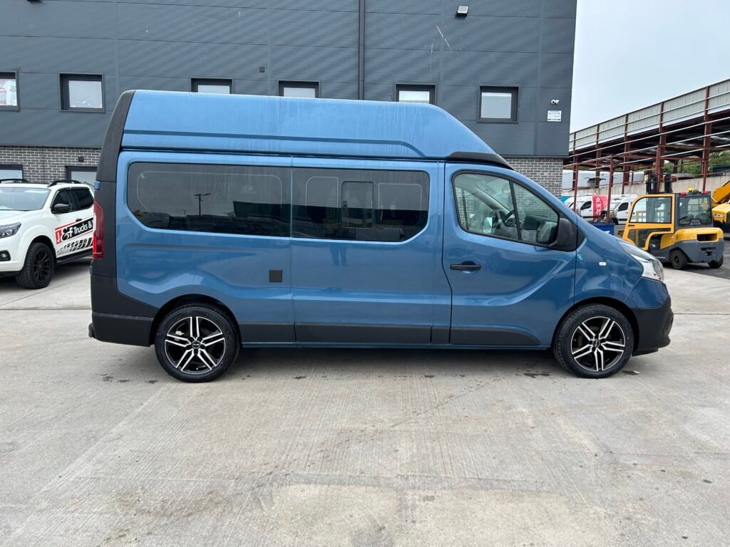 2016 Renault trafic 1.6 Lwb high roof newly converted 2 berth camper