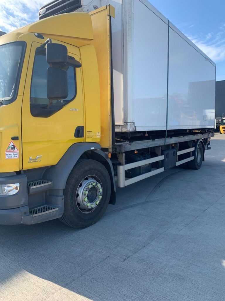 2015 DAF LF 22-220 FLAT