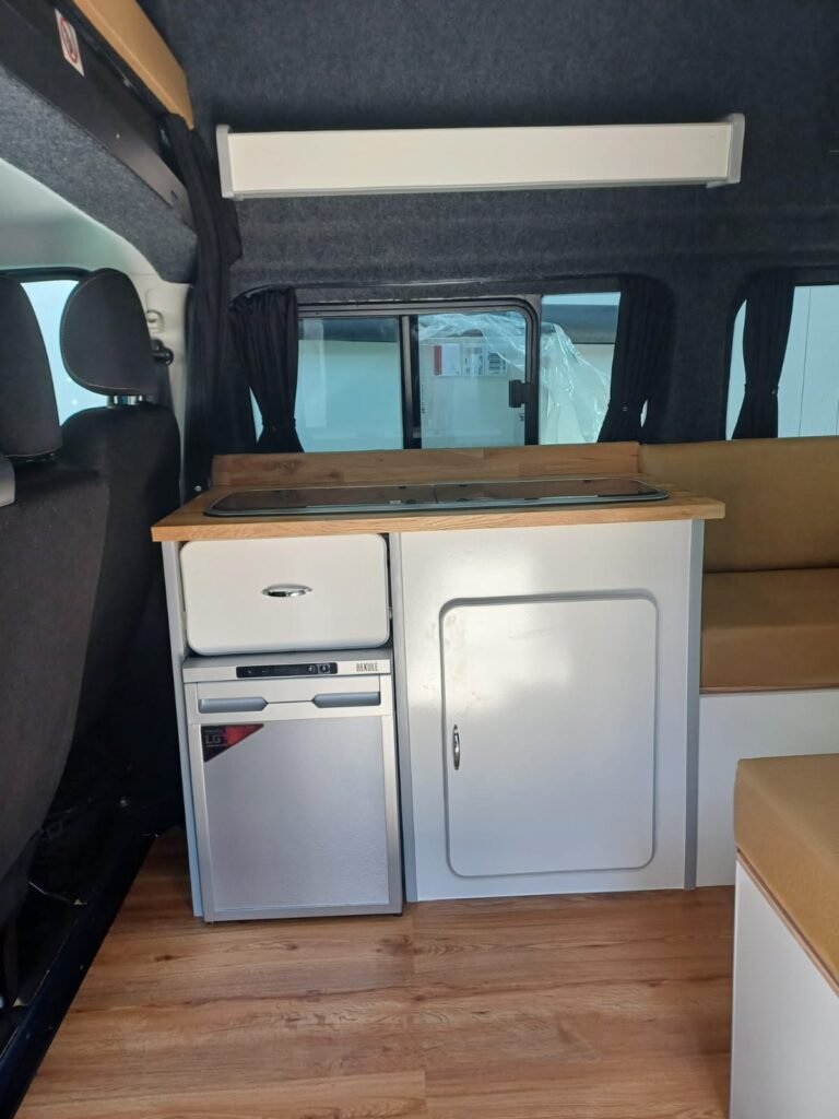 2016 Renault trafic 1.6 Lwb high roof newly converted 2 berth camper