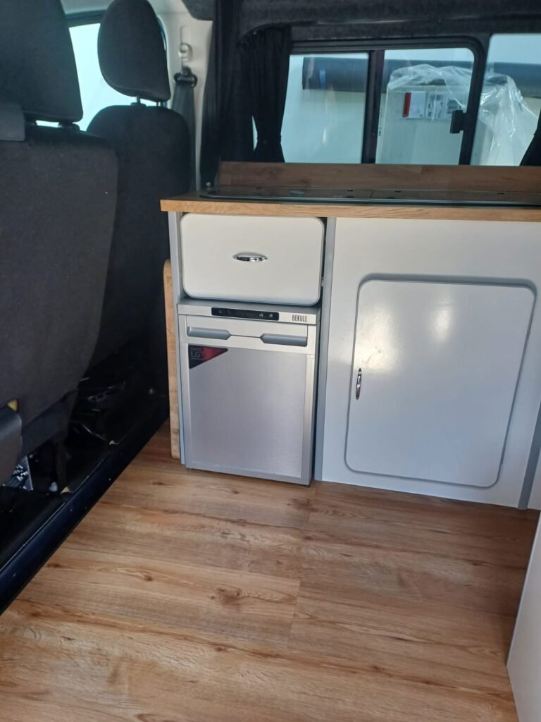 2016 Renault trafic 1.6 Lwb high roof newly converted 2 berth camper