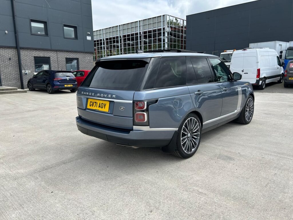 Dec 2021 Land Rover Range Rover 3.0 D300 Vogue 4dr Auto