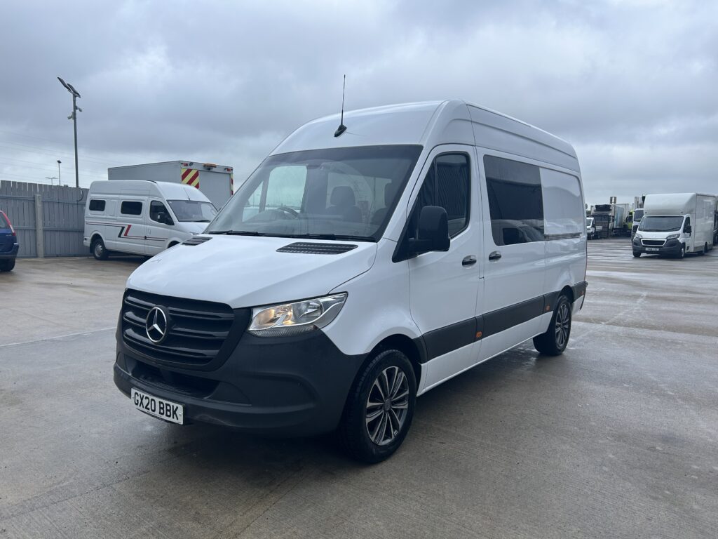 2020 Mercedes sprinter 314cdi mwb 9 seater crew cab