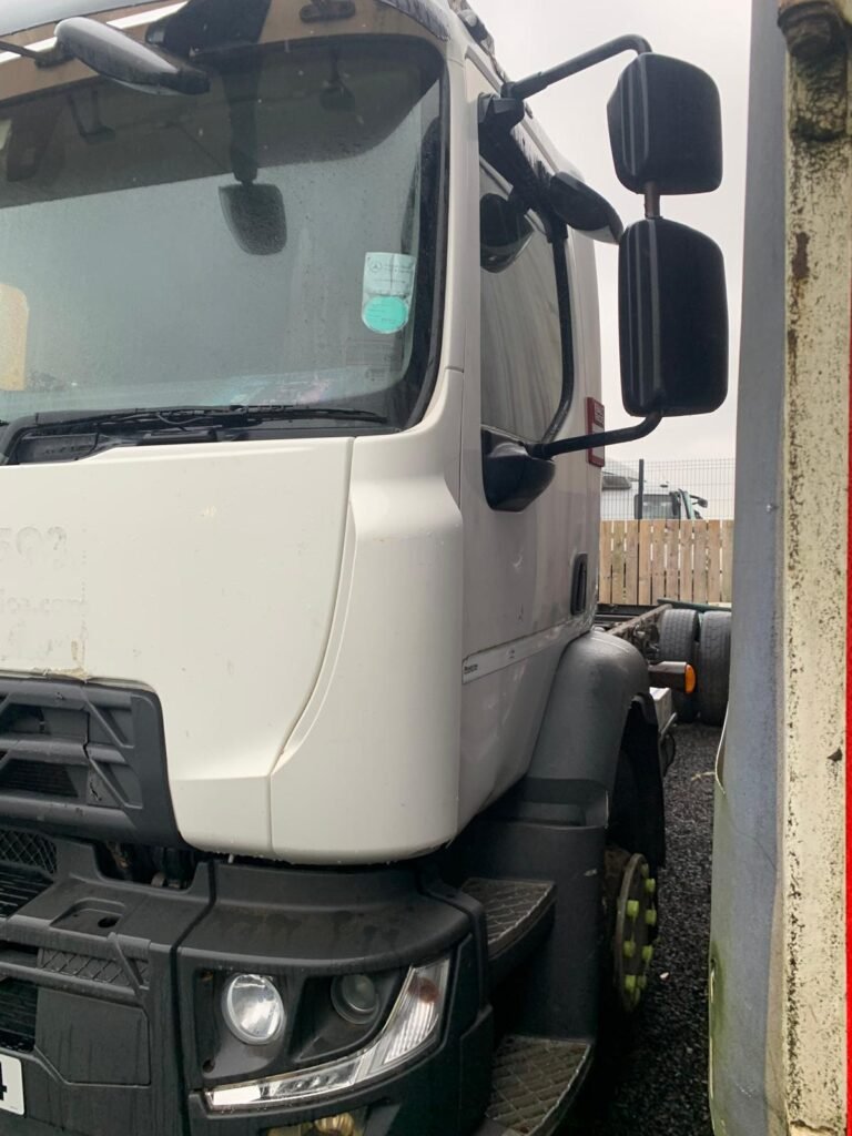 FEBRUARY 2016 RENAULT T250 18 TONNE