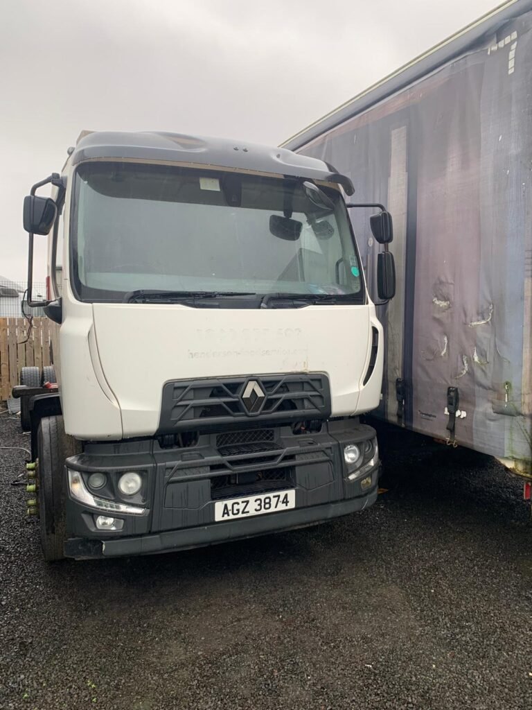 FEBRUARY 2016 RENAULT T250 18 TONNE