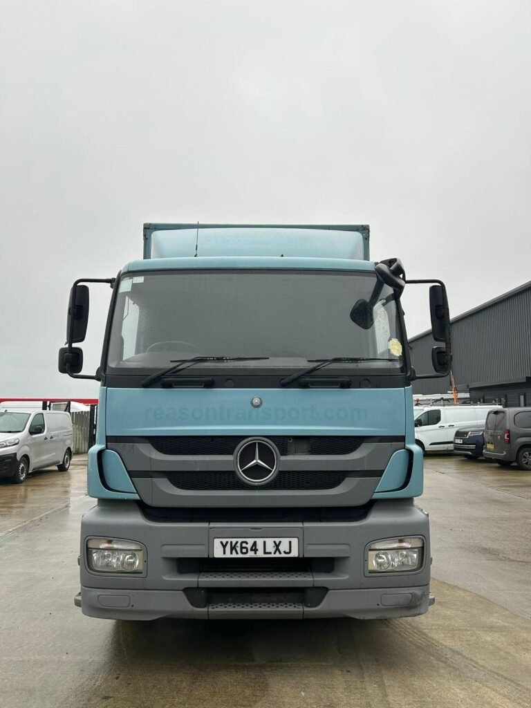 SEPTEMBER 2014 MERCEDES 18-24 CURTAINSIDER