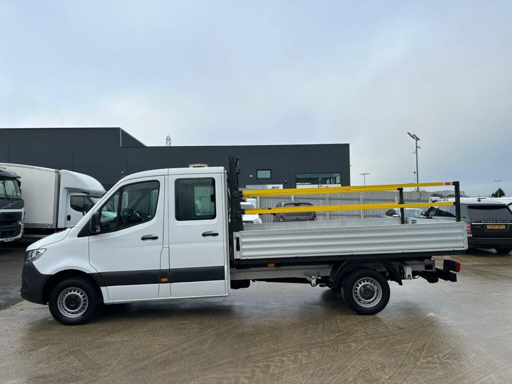 2021 Mercedes Sprinter 3.5t Progressive Crew Cab Dropside