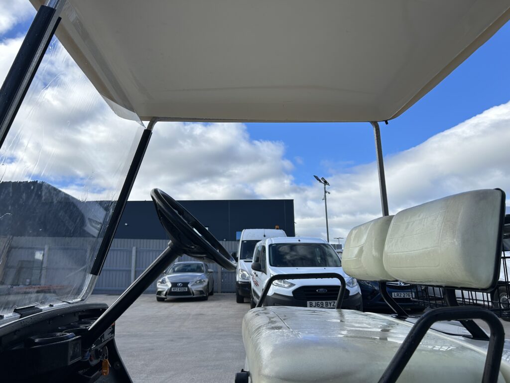 Yamaha golf cart / buggy