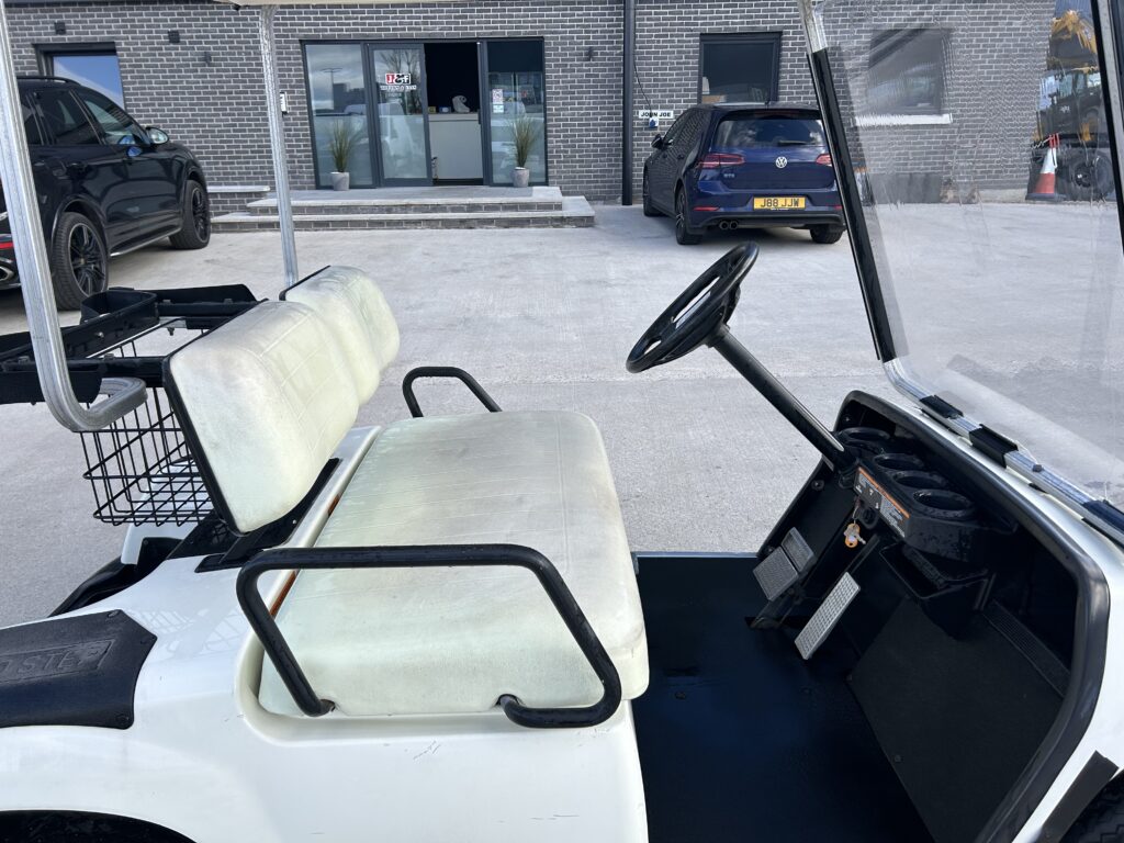 Yamaha golf cart / buggy