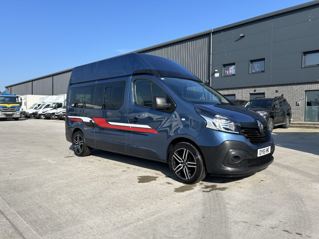 2016 Renault trafic 1.6 Lwb high roof newly converted 2 berth camper