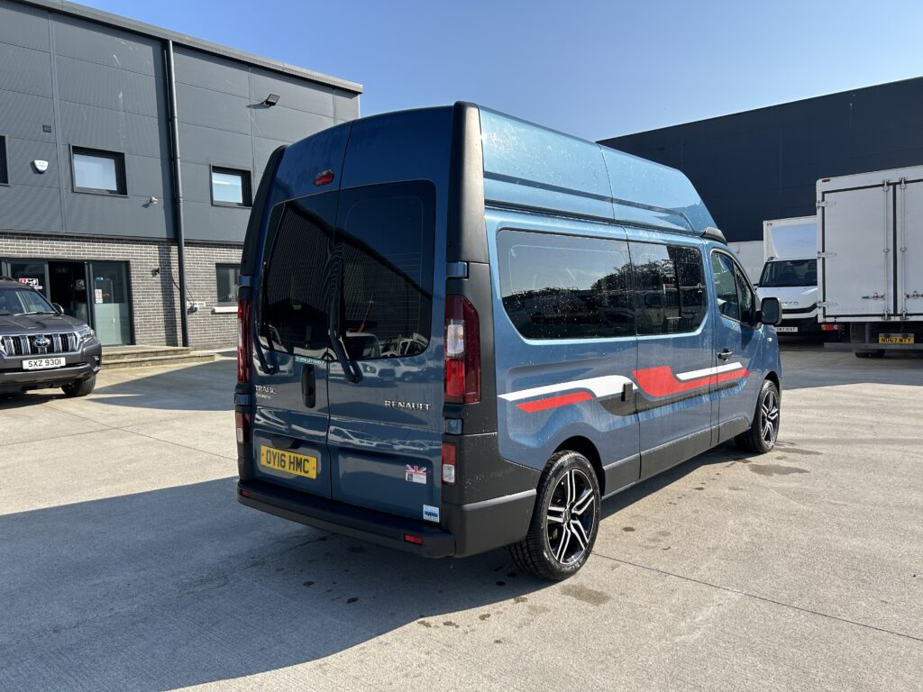 2016 Renault trafic 1.6 Lwb high roof newly converted 2 berth camper