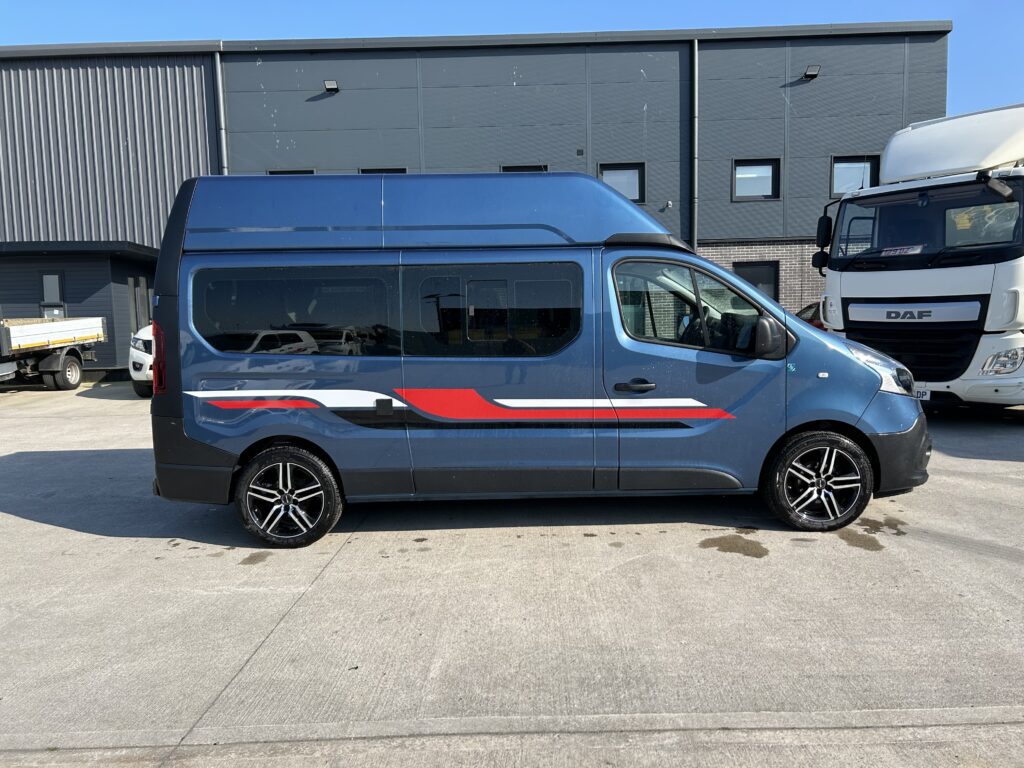 2016 Renault trafic 1.6 Lwb high roof newly converted 2 berth camper