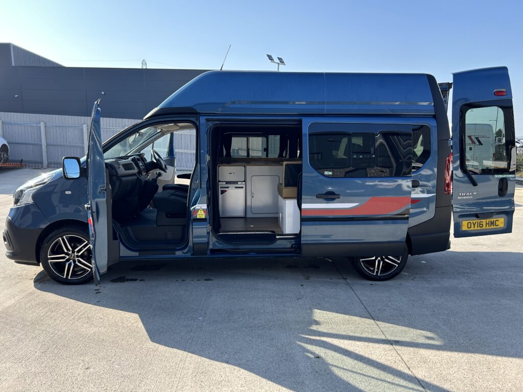 2016 Renault trafic 1.6 Lwb high roof newly converted 2 berth camper