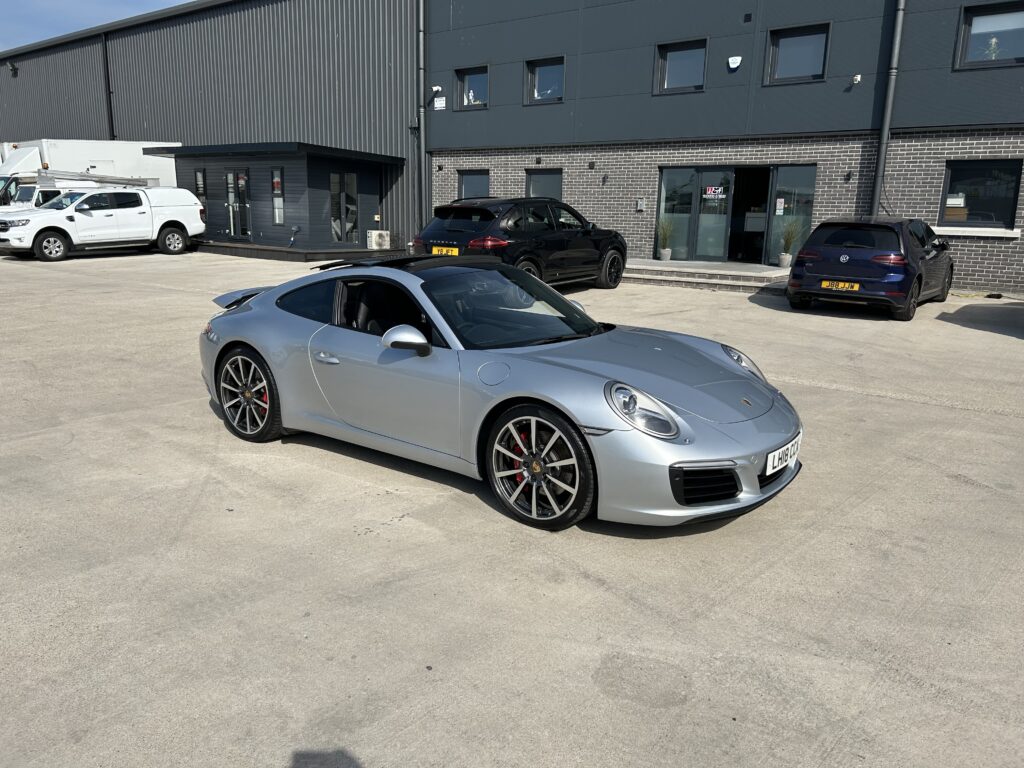 April 2018 Porsche 911 991.2 3.0 twin turbo Carrera s