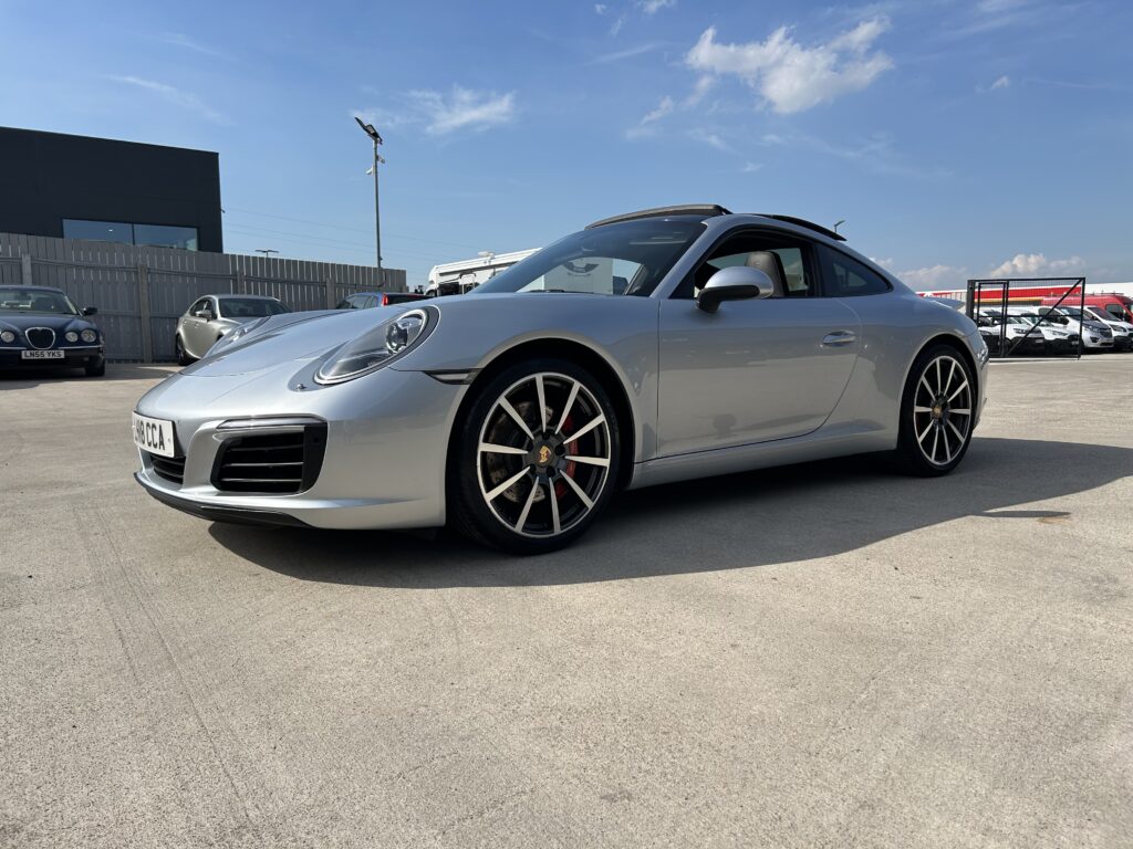 April 2018 Porsche 911 991.2 3.0 twin turbo Carrera s