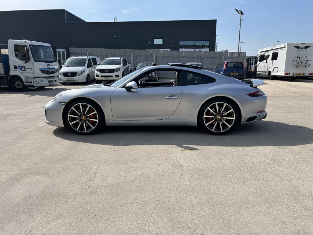 April 2018 Porsche 911 991.2 3.0 twin turbo Carrera s