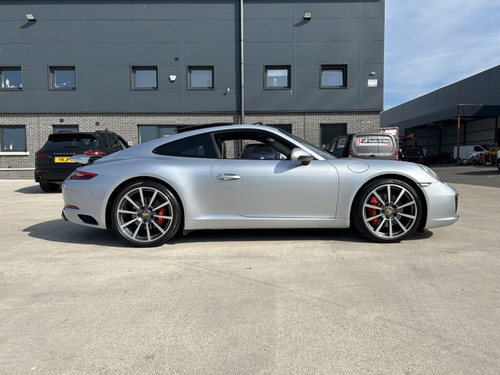 April 2018 Porsche 911 991.2 3.0 twin turbo Carrera s