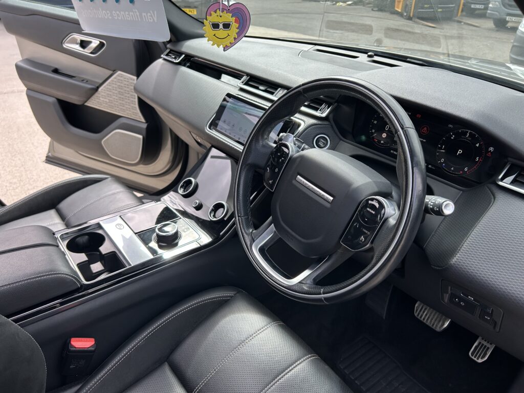 October 2018 Range Rover Velar R-Dynamic SE 2.0 D180 8 speed Automatic