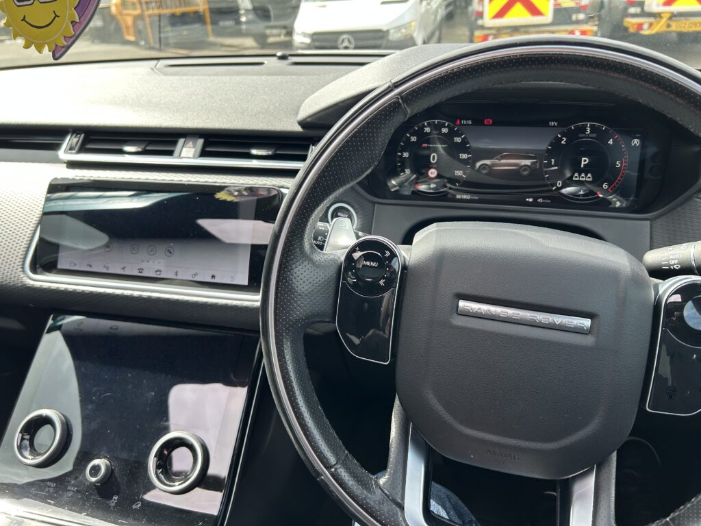 October 2018 Range Rover Velar R-Dynamic SE 2.0 D180 8 speed Automatic