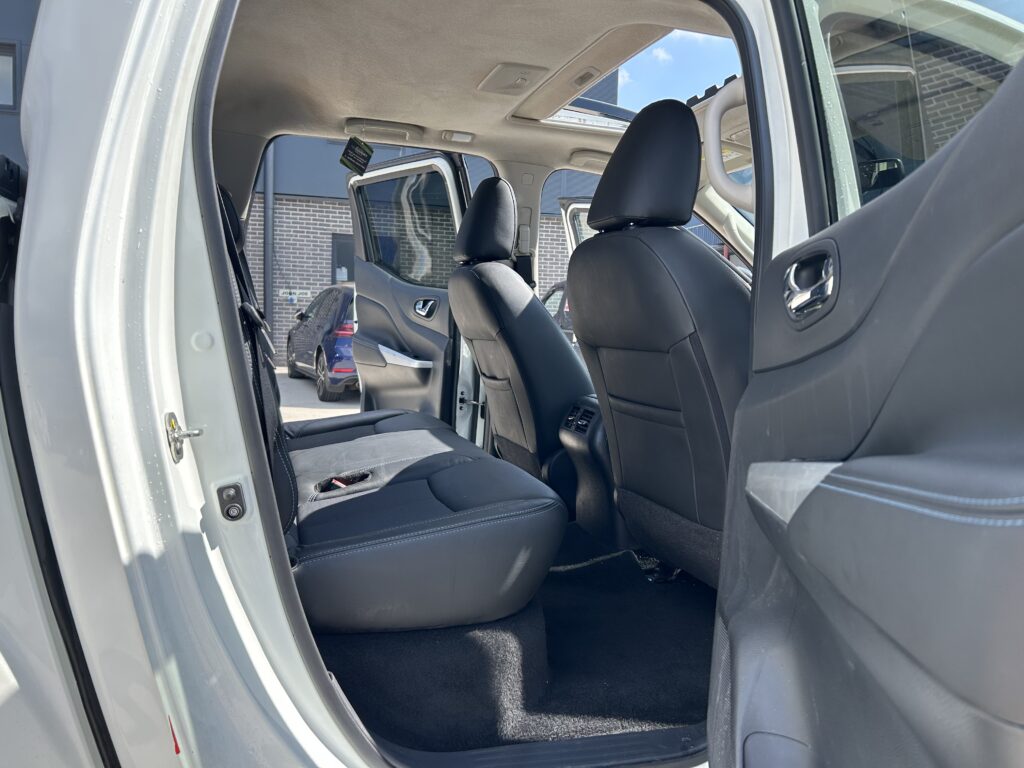 2021 Nissan Navara 2.3dci n guard top spec