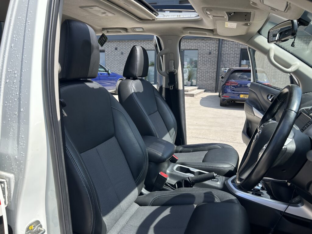 2021 Nissan Navara 2.3dci n guard top spec