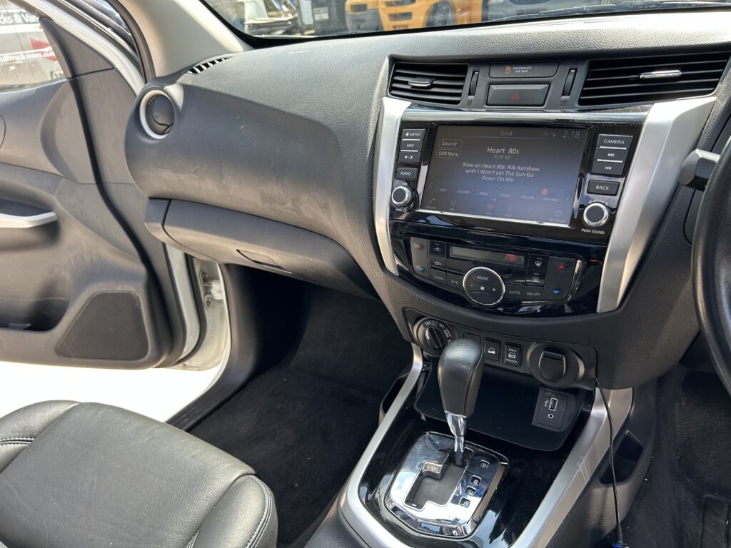 2021 Nissan Navara 2.3dci n guard top spec