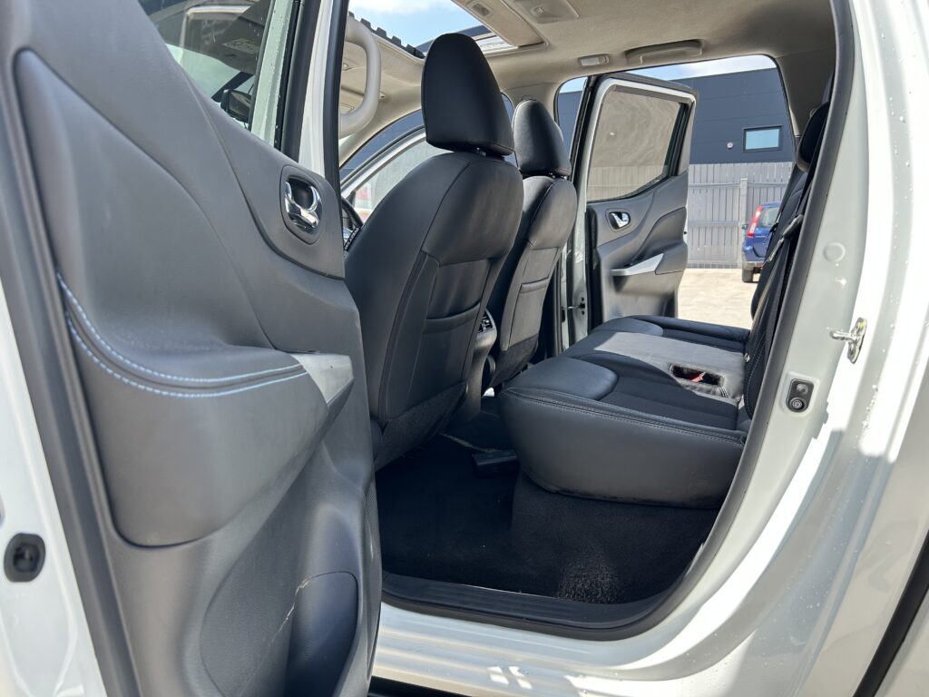 2021 Nissan Navara 2.3dci n guard top spec