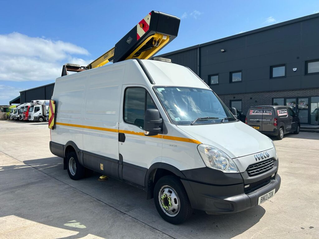 2013 IVECO DAILY 50C15 38LF VERSALIFT HOIST CHERRY PICKER