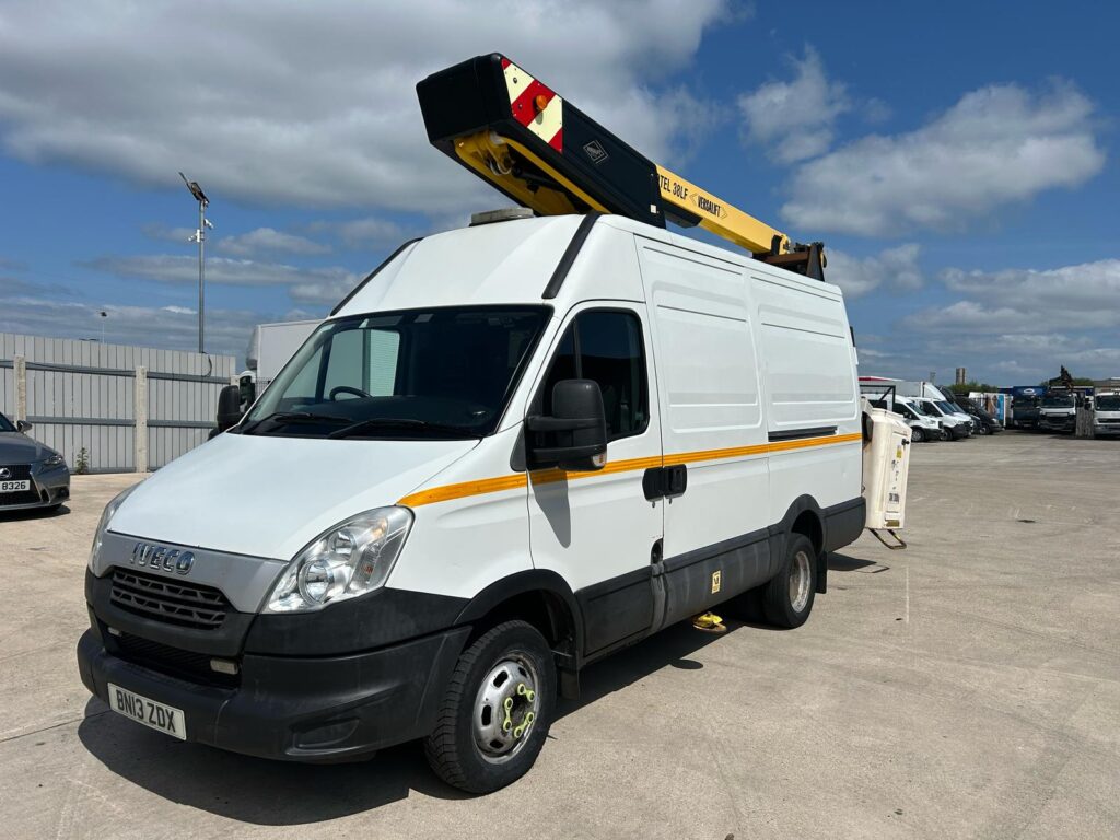 2013 IVECO DAILY 50C15 38LF VERSALIFT HOIST CHERRY PICKER