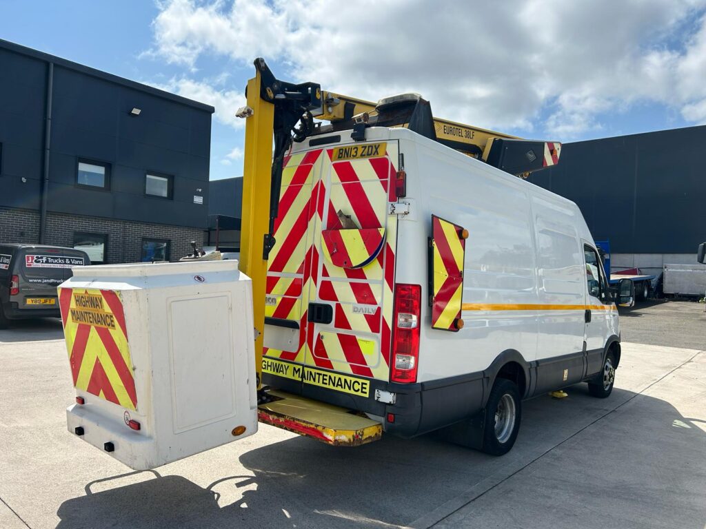 2013 IVECO DAILY 50C15 38LF VERSALIFT HOIST CHERRY PICKER