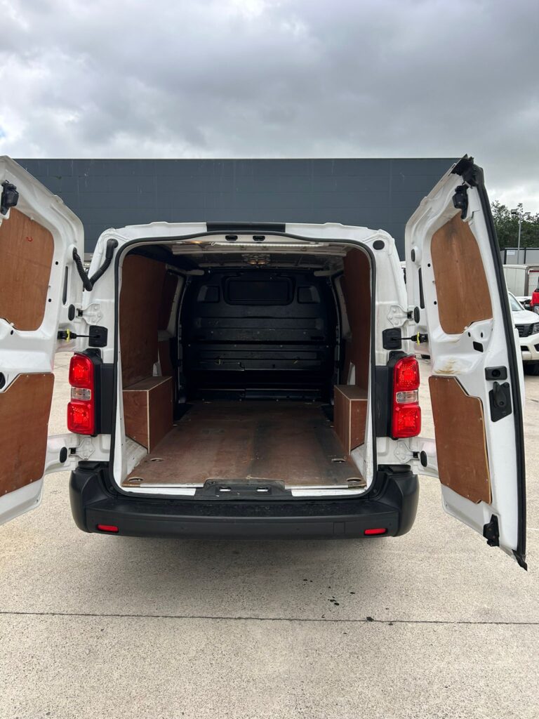 June 2021 Citroen Dispatch 1.5L