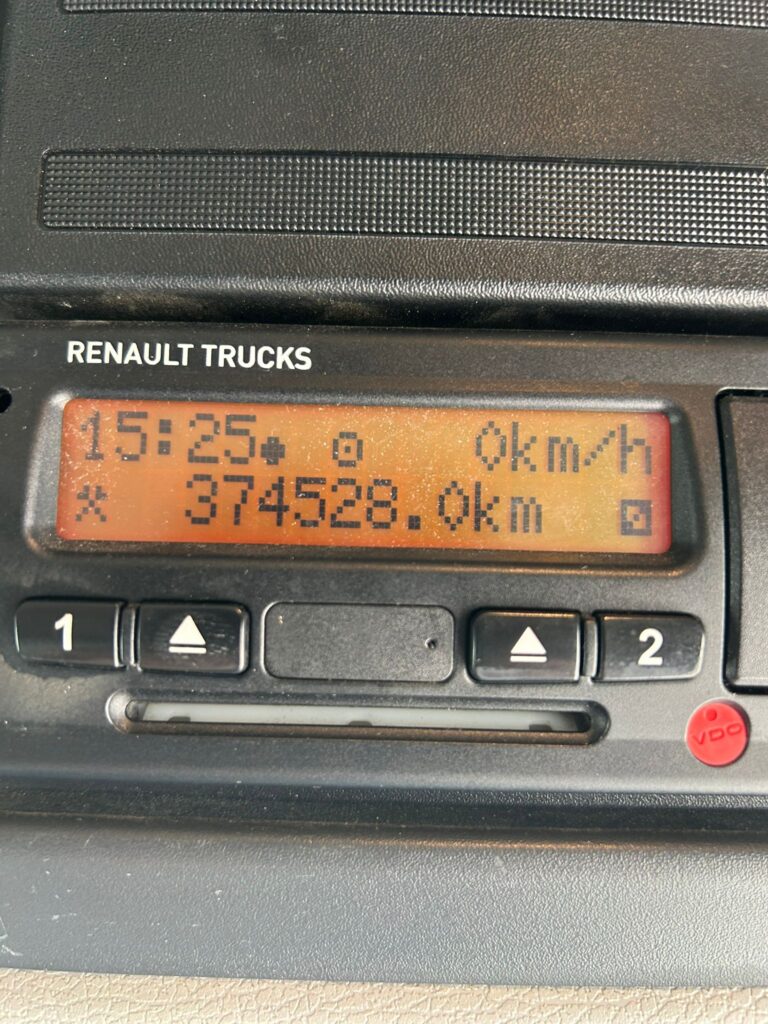 June 2017 Renault D18 230 18 Tonne