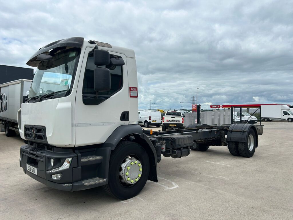 June 2017 Renault D18 230 18 Tonne