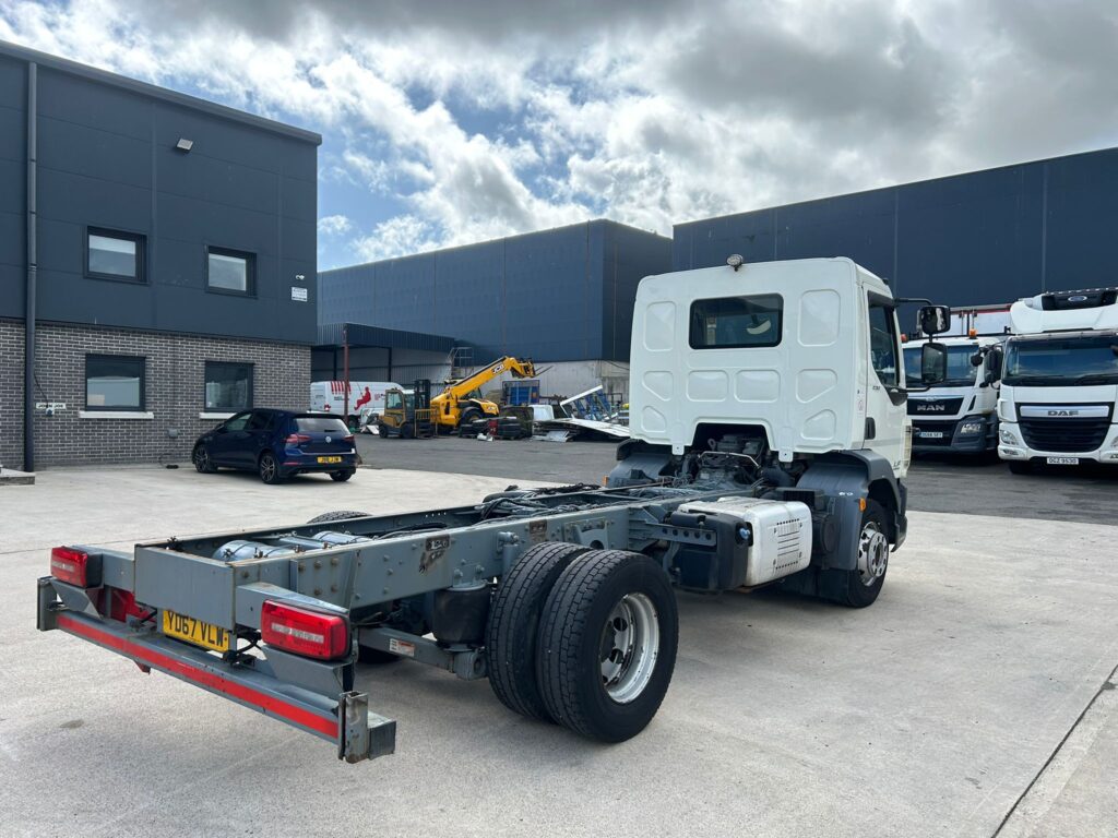 OCTOBER 2017 DAF LF 55 230 14 TONNE