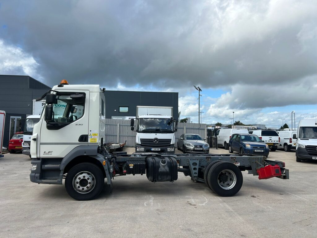 OCTOBER 2017 DAF LF 55 230 14 TONNE