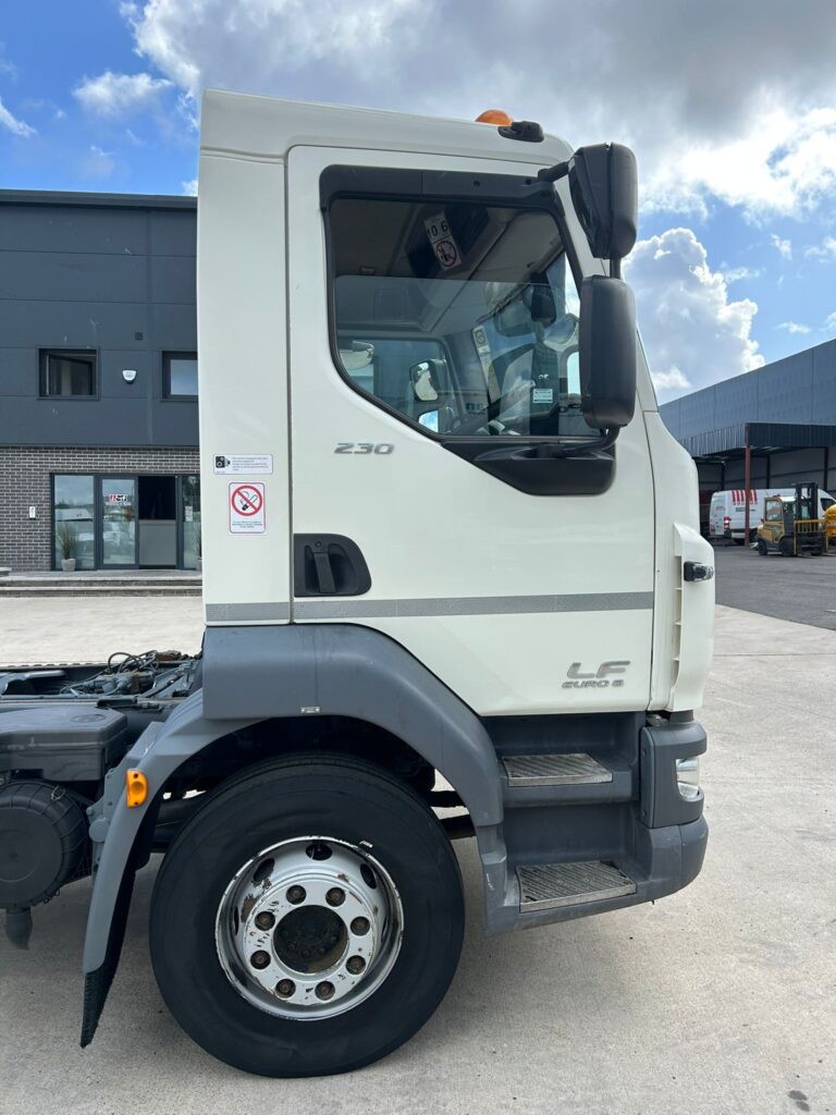 OCTOBER 2017 DAF LF 55 230 14 TONNE