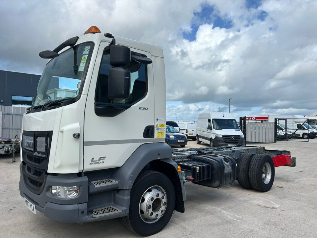 OCTOBER 2017 DAF LF 55 230 14 TONNE