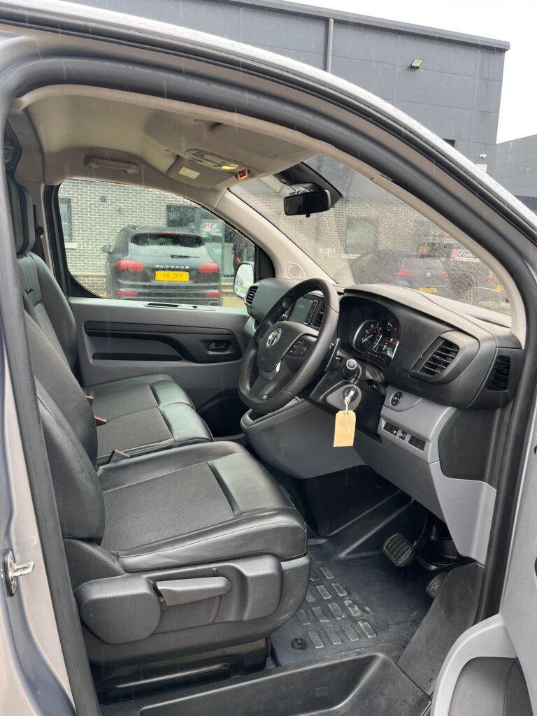 April 2021 Vauxhall Vivaro 2.0 Automatic Fridge Van