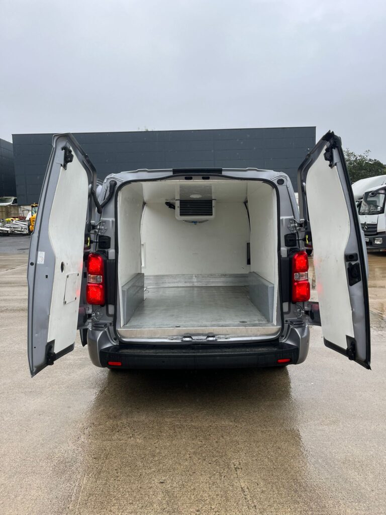 April 2021 Vauxhall Vivaro 2.0 Automatic Fridge Van