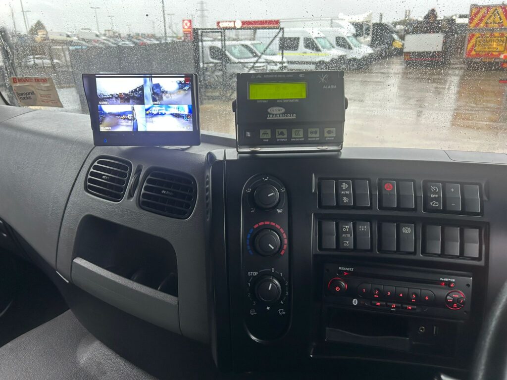 March 2015 Renault D26 6x2 Fridge