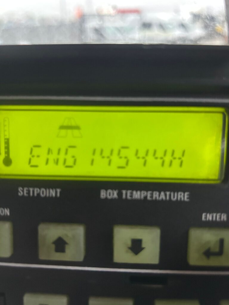 March 2015 Renault D26 6x2 Fridge