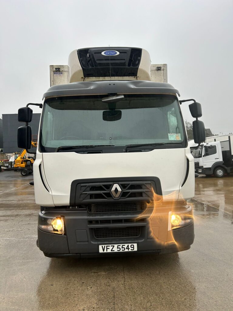 March 2015 Renault D26 6x2 Fridge