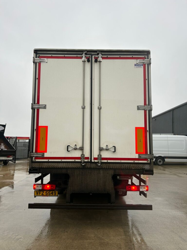 March 2015 Renault D26 6x2 Fridge