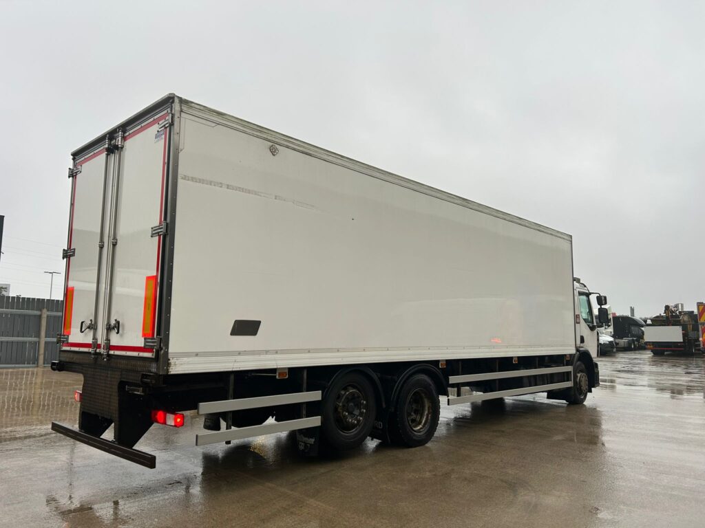 March 2015 Renault D26 6x2 Fridge
