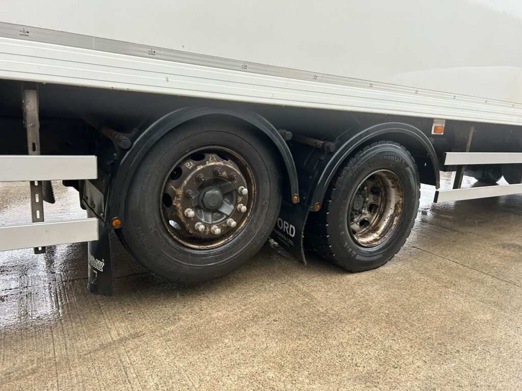 March 2015 Renault D26 6x2 Fridge