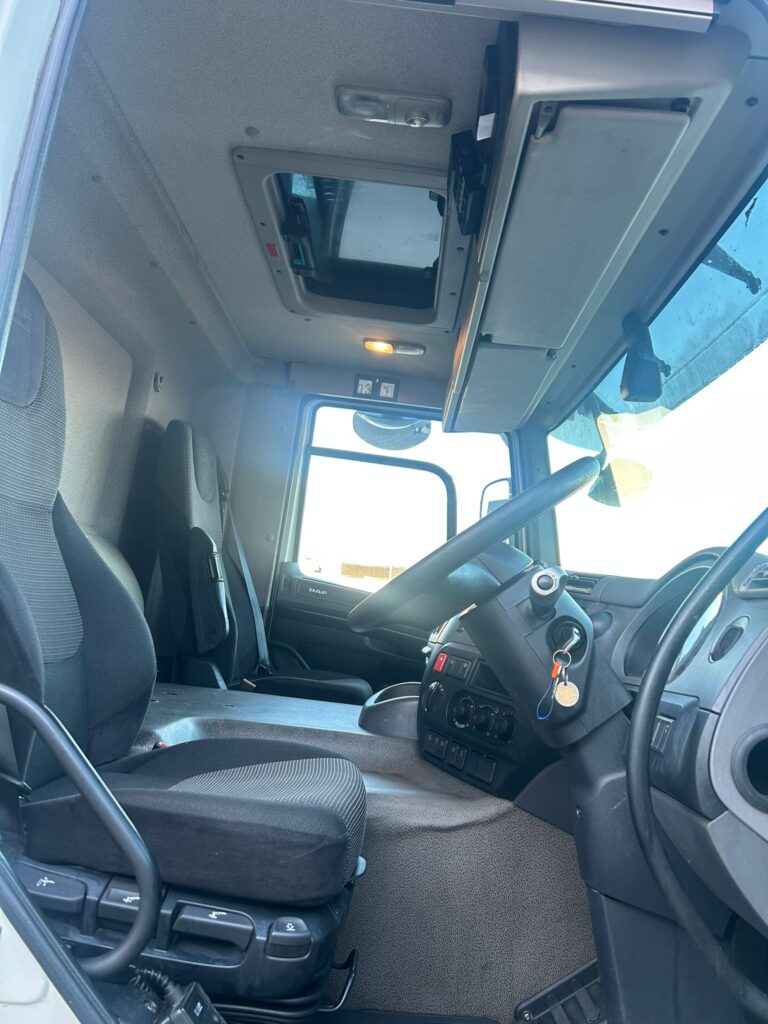 2017 DAF CF 330 6x2 Euro 6