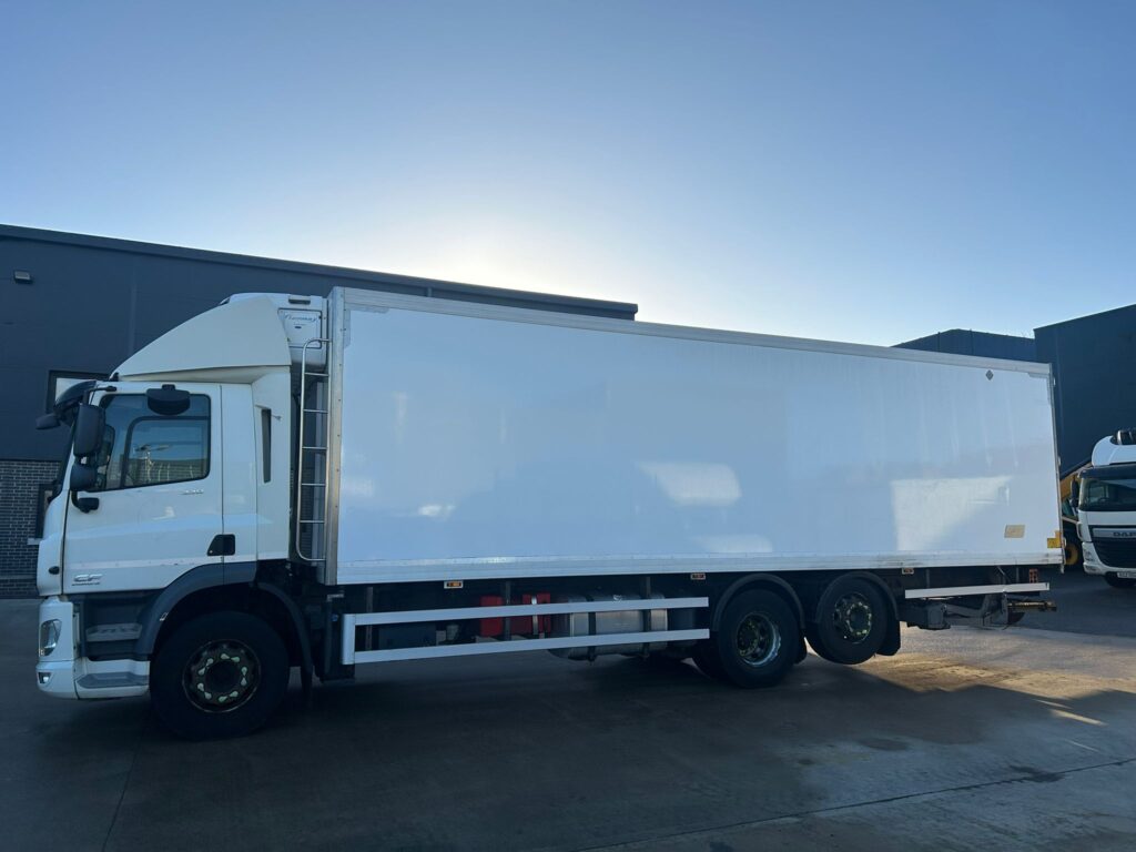 2017 DAF CF 330 6x2 Euro 6