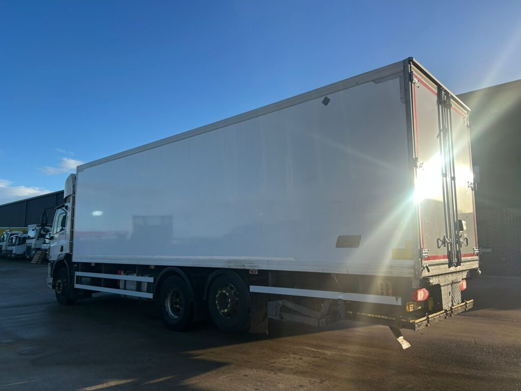 2017 DAF CF 330 6x2 Euro 6