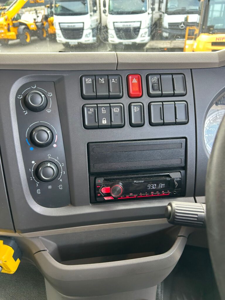 October 2020 DAF LF 45 150 7.5T